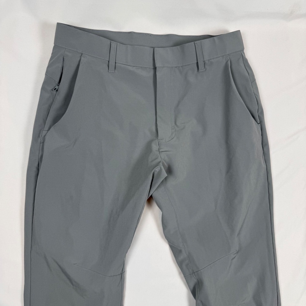 Fabletics The Only Pant Mens 30x30 Gray Slim Straight Performance Golf PT2355650